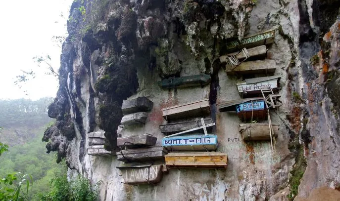 sagada  hanging coffin 2