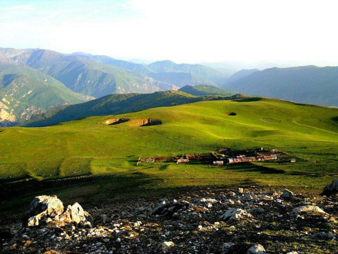 dimsum reizen iran trekking van filband naar alimestan bouwsteen wandelen