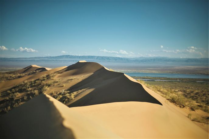 5 dimsum rondreis hoogtepunten kazachstan altyn emel np sining sand dunes