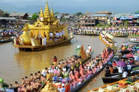 Sfeerafbeelding phaung daw oo festival
