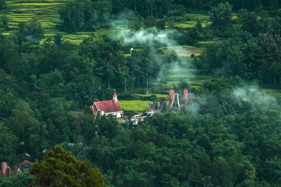 Sfeerafbeelding bouwsteen tana toraja sulawesi indonesi dimsum reizen